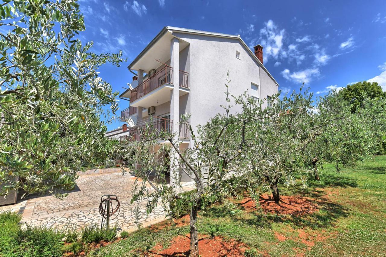 Brezac olive garden apartment Fažana Exterior foto
